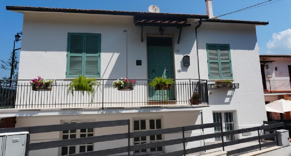 Casa vacanze panoramica La Perla del Farfa Castelnuovo di Farfa - GeoSabina