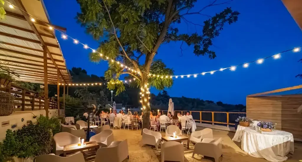 Terrazza panoramica e piatti di mare Ristorante I Granari Montopoli di Sabina - GeoSabina